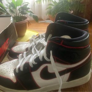 Jordan 1 retro bloodline